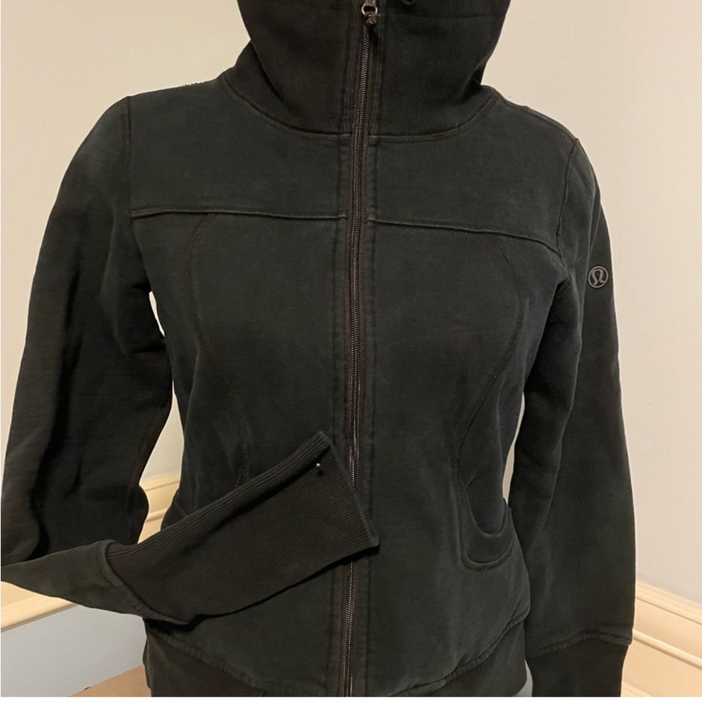 Lululemon jacket - classic / fitted / black / cowl neck